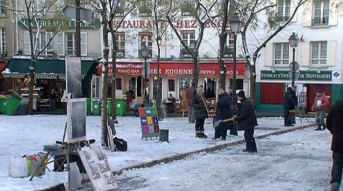 place du Tertre sur la Butte Montmartre en hiver