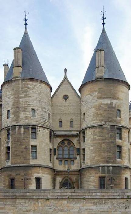 Les tours C&eacute;sar et Argent de la Conciergerie Paris