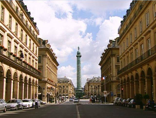 Rue de la Paix et colonne Vendome &agrave; Paris