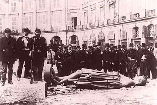 Destruction de la colonne Vendome sous la Commune