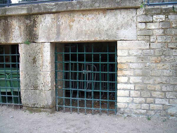  Ar&egrave;nes de Lut&egrave;ce : carceres ou cage aux fauves