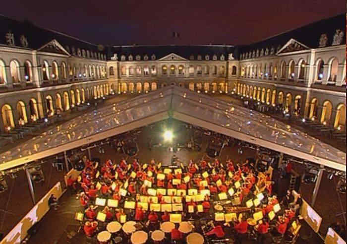 Concert dans la Cour d'Honneur  des Invalides &agrave; Paris