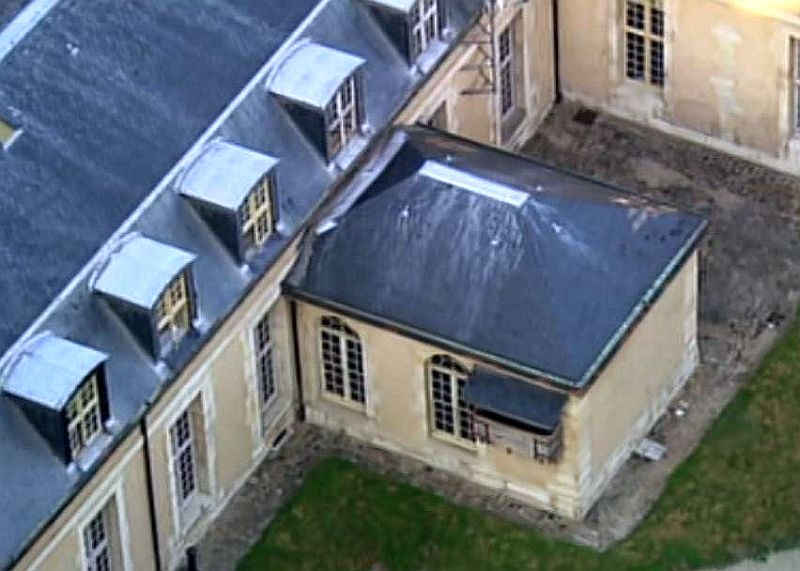 Ancien laboratoire d'Antoine Parmentier dans une  cour des Invalides