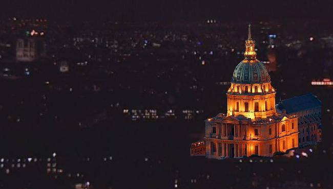 Le Dome des Invalides &agrave; Paris, la nuit