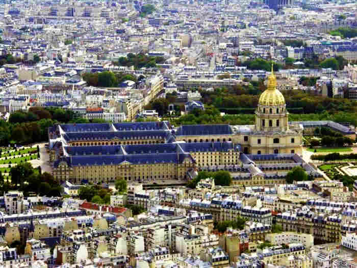 Les Invalides &agrave; Paris vues depuis la Tour Eiffel