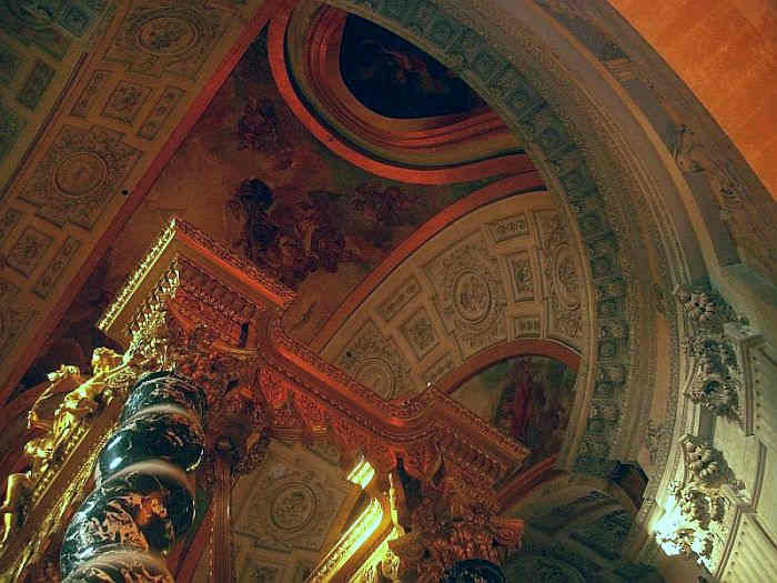 Autel de la crypte des Invalides &agrave; Paris
