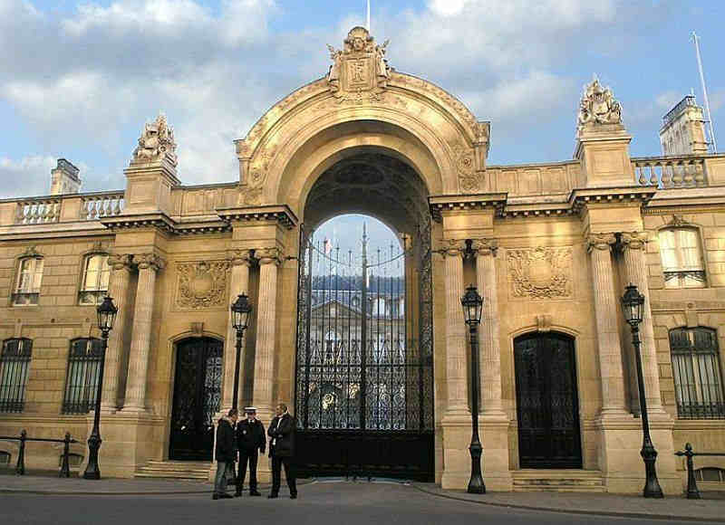 Grilel d'entr&eacute;e de la cour d'honneur de  l'Elys&eacute;e