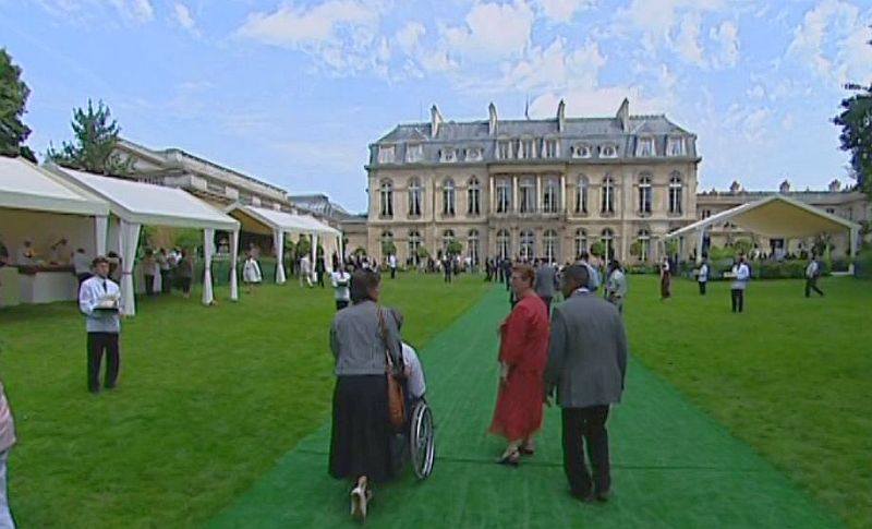 R&eacute;ception   dans les jardins de  l'Elys&eacute;e
