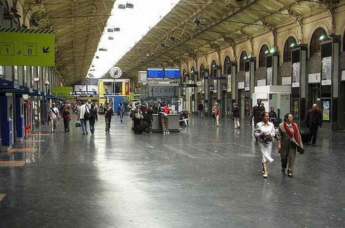 Salle des pas perdus gare St-Lazare avant r&eacute;novation
