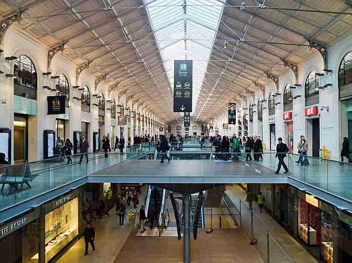 Salle des pas perdus gare St-Lazare apr&egrave;s r&eacute;novation 